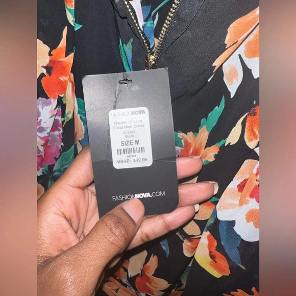 Fashion nova Dress - Picture 4 of 4